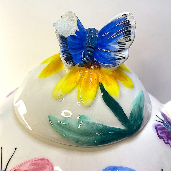 PREOWNED FLORAL PORCELAIN 3D HAND PAINTED FLOWER TEAPOT SMALL IMPERFECTIONS - Picture 4 of 12